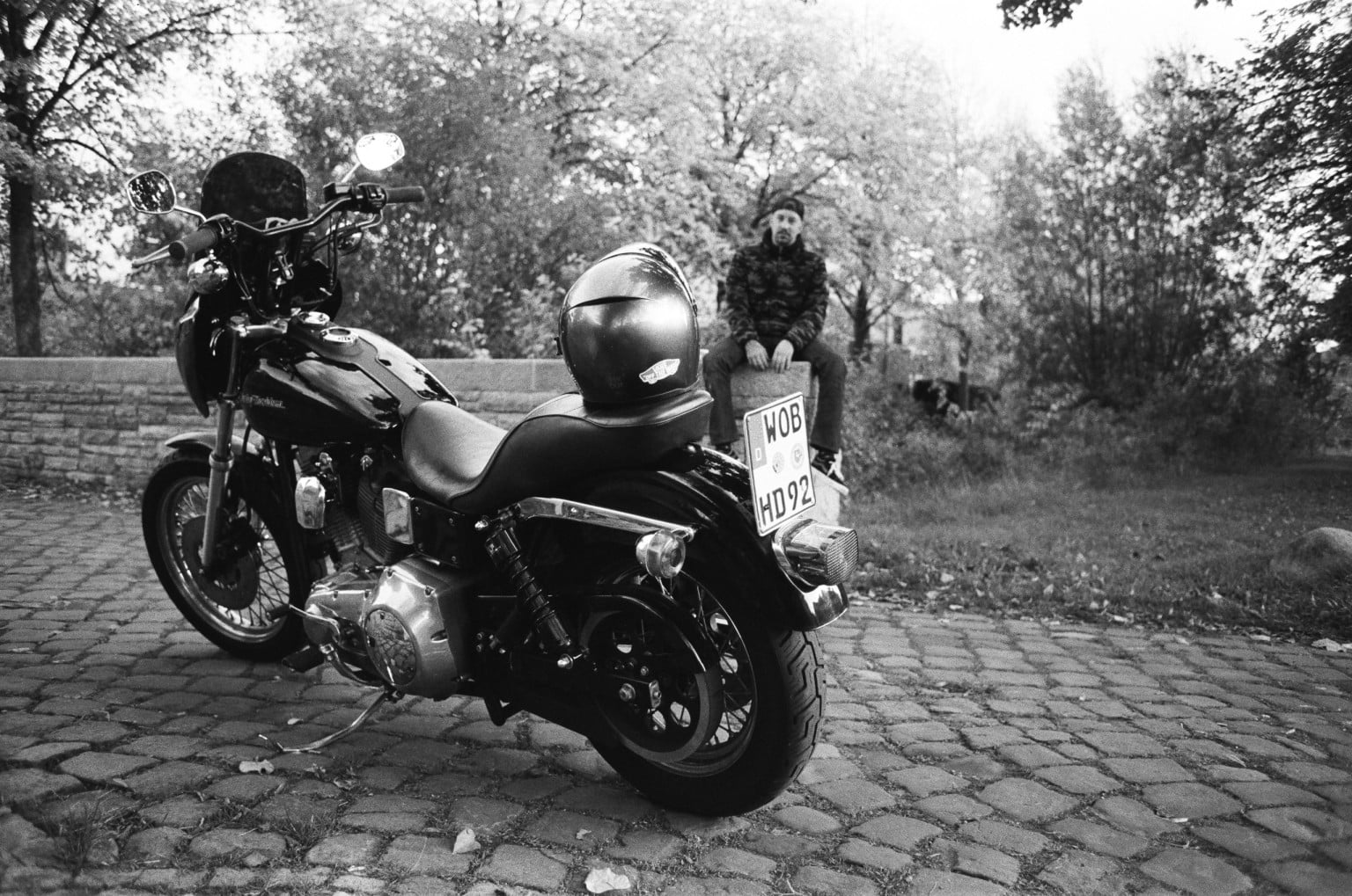 SVÆN.IO Analoges Motorrad-Shooting mit Jonas und seiner Harley Davidson