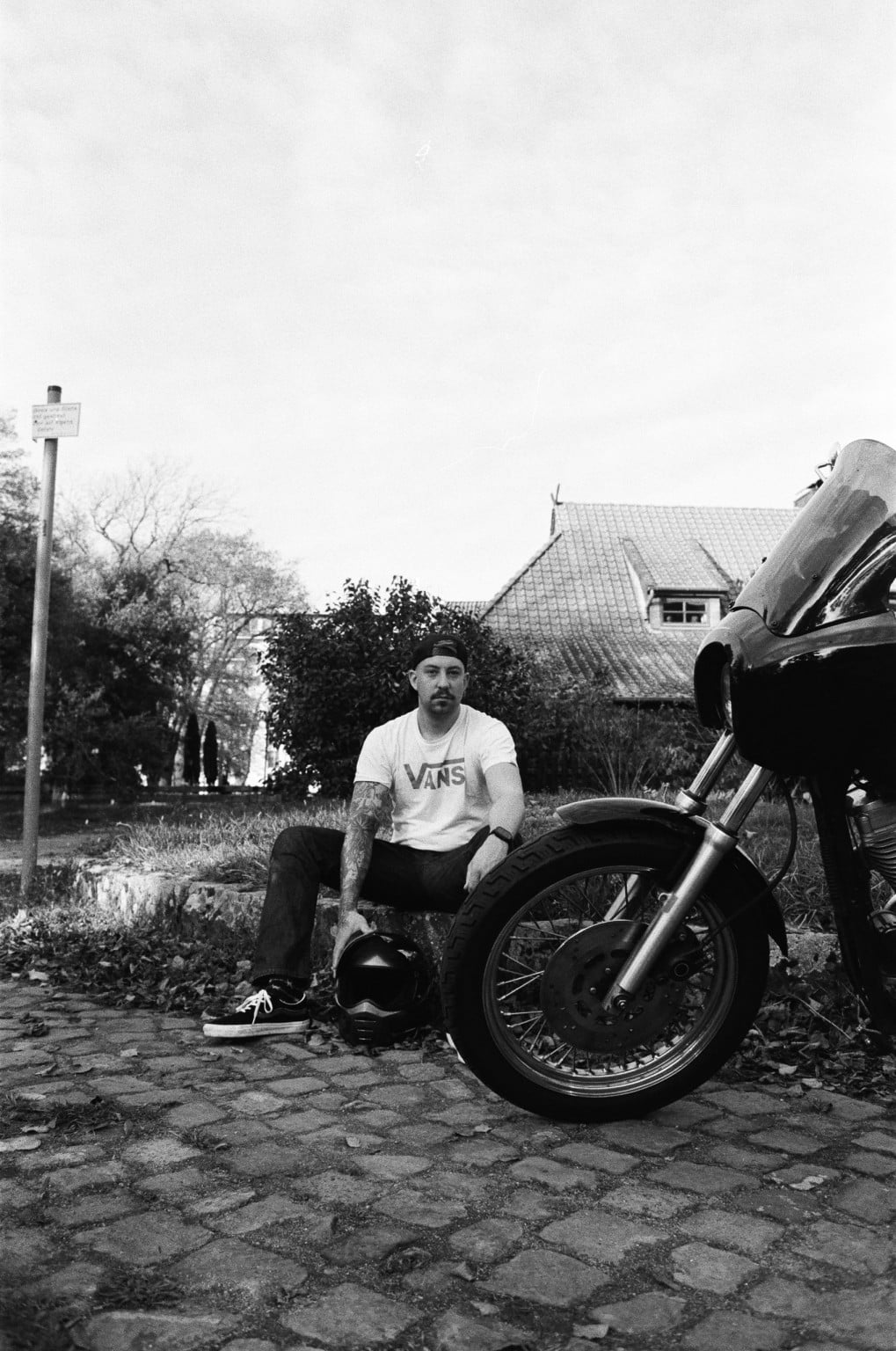 SVÆN.IO Analoges Motorrad-Shooting mit Jonas und seiner Harley Davidson