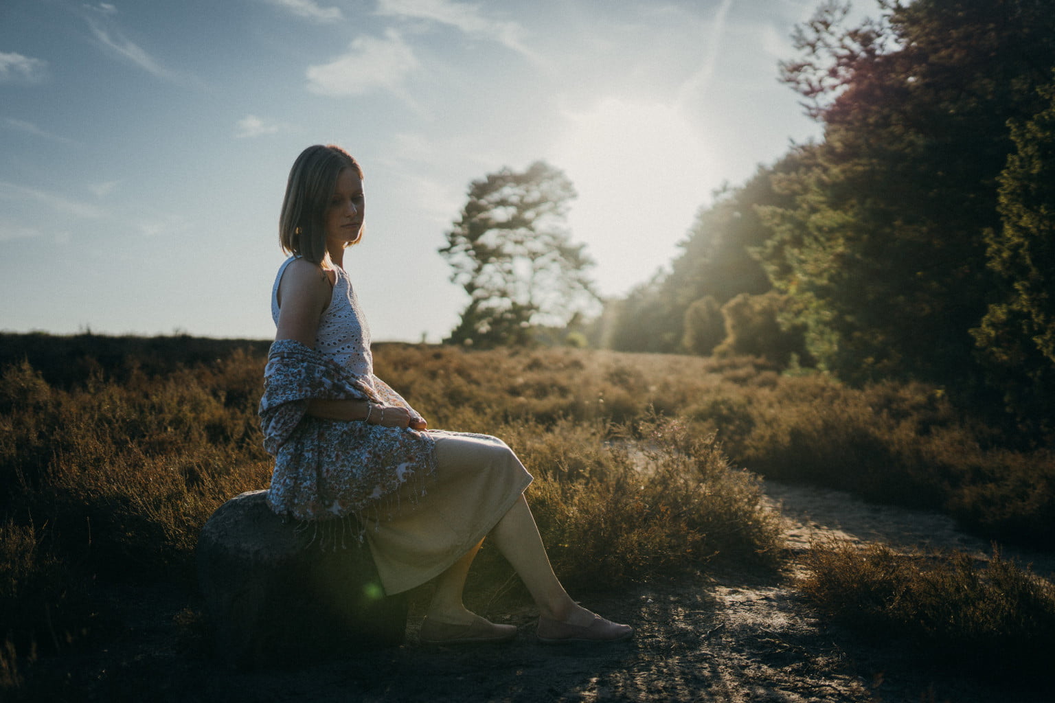 SVÆN.IO People-Fotografie Sarah im Heiligen Hain Heide 4