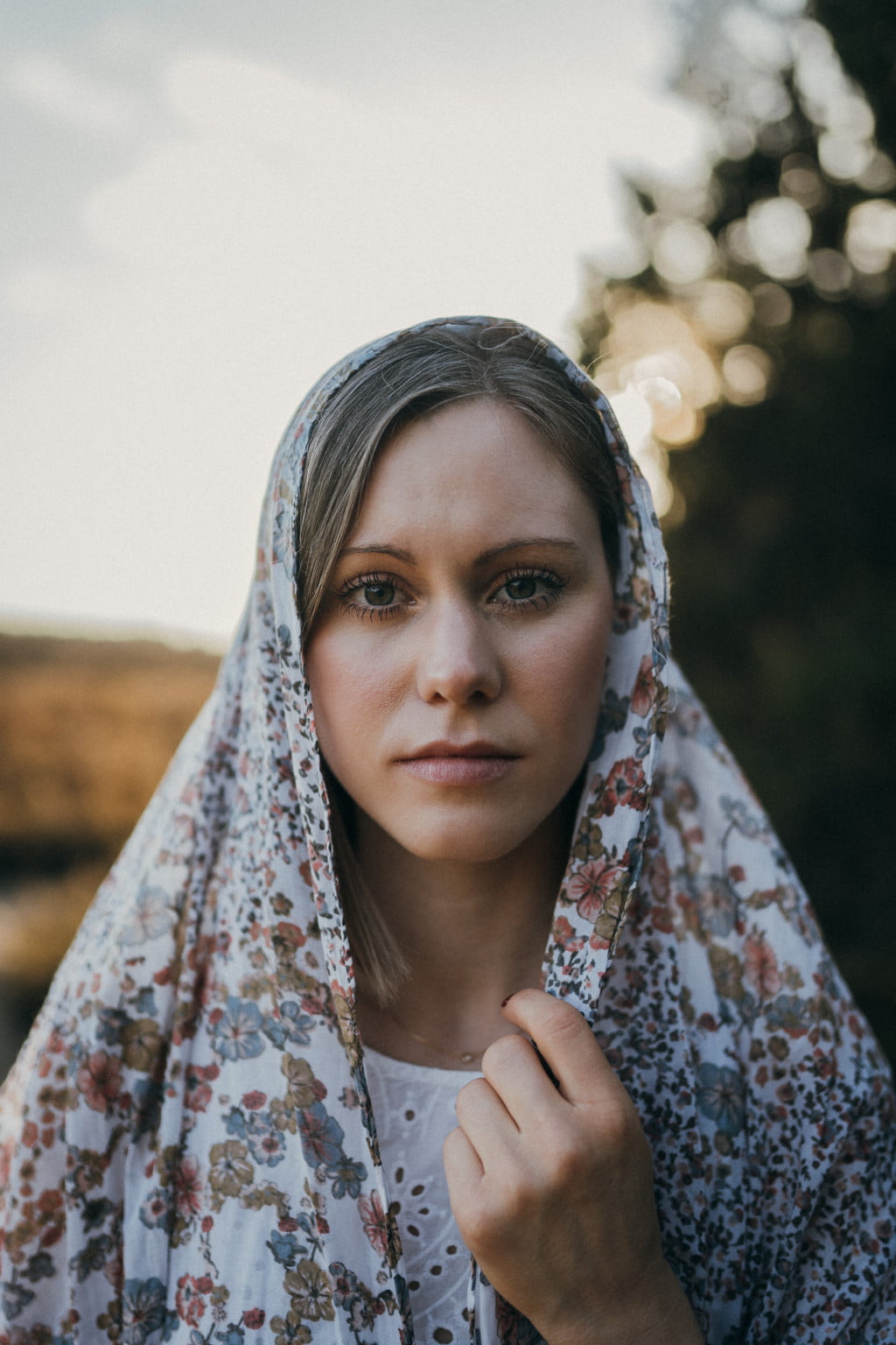 SVÆN.IO People-Fotografie Sarah im Heiligen Hain Heide 5