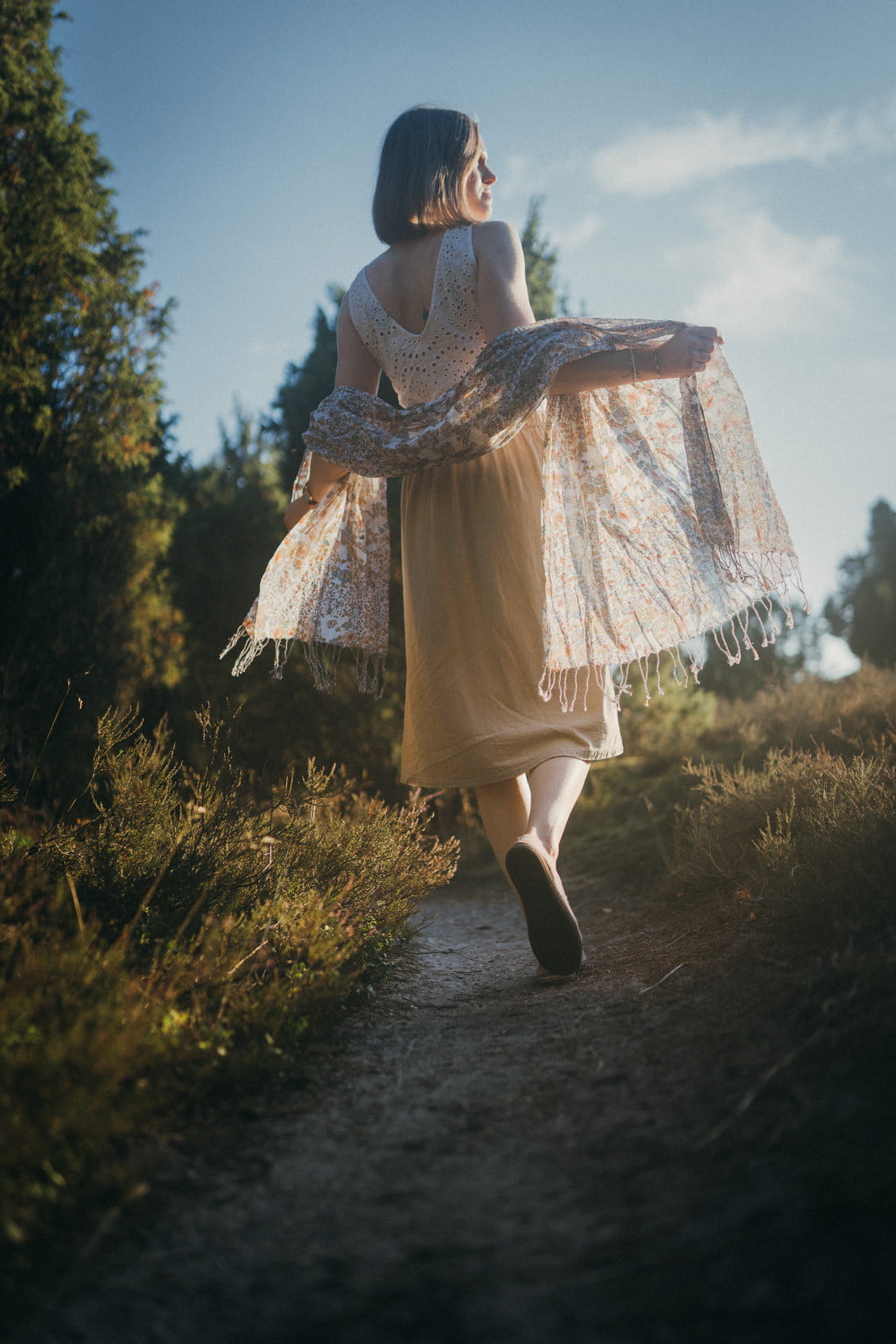 SVÆN.IO People-Fotografie Sarah im Heiligen Hain Heide 8